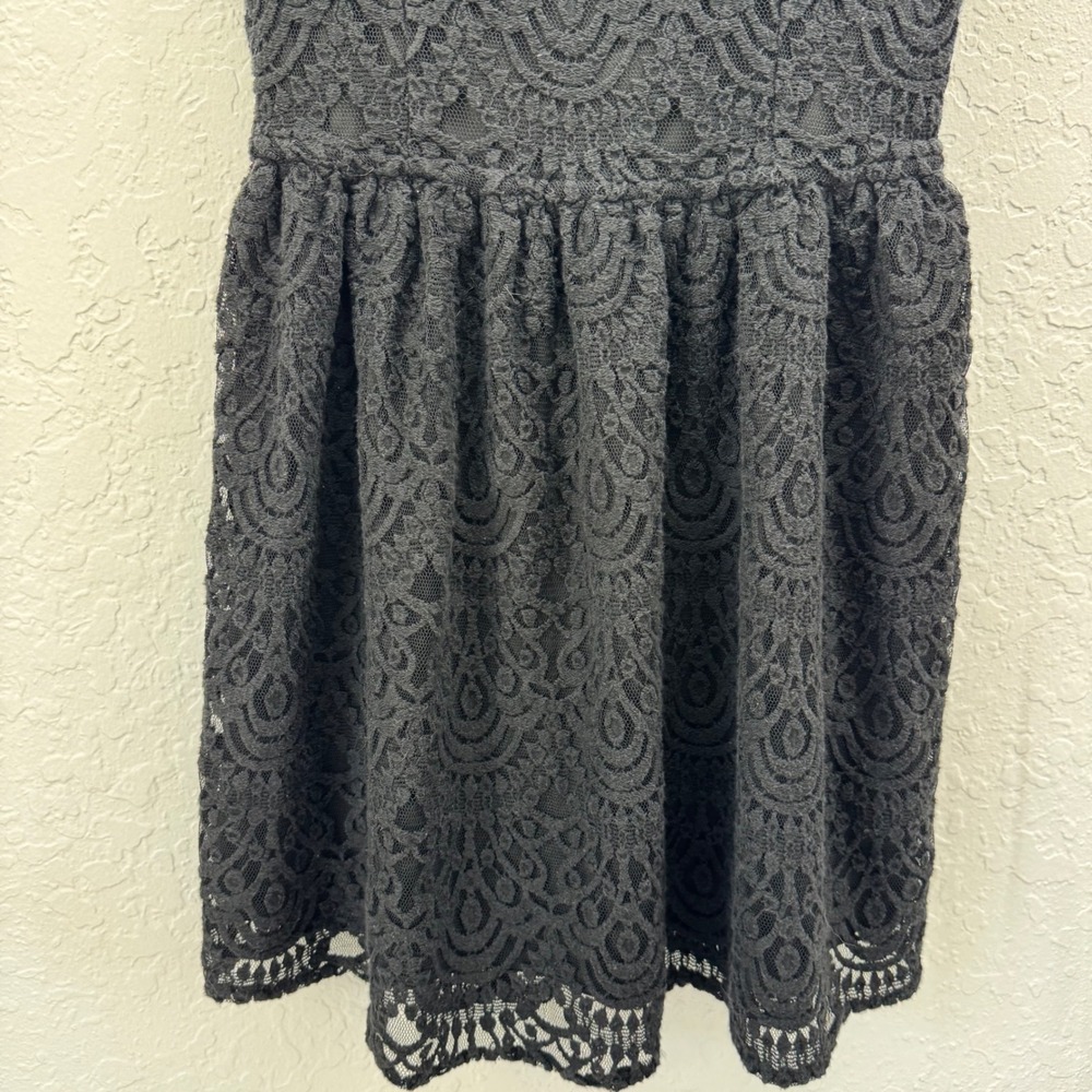 H&M Divided Women's 8 Black Lace Fit & Flare Short Sleeve Dress Party Classic - Picture 8 of 11